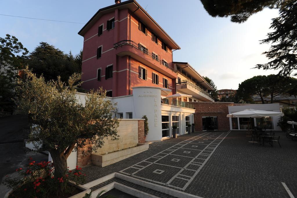 Albergo La Pace Segni Exteriör bild