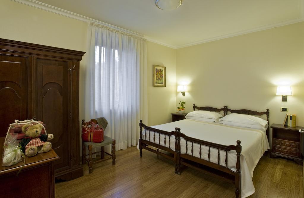 Albergo La Pace Segni Rum bild