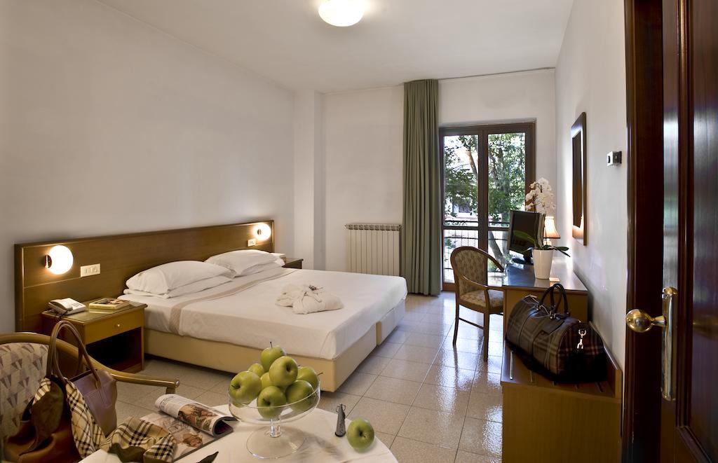 Albergo La Pace Segni Rum bild