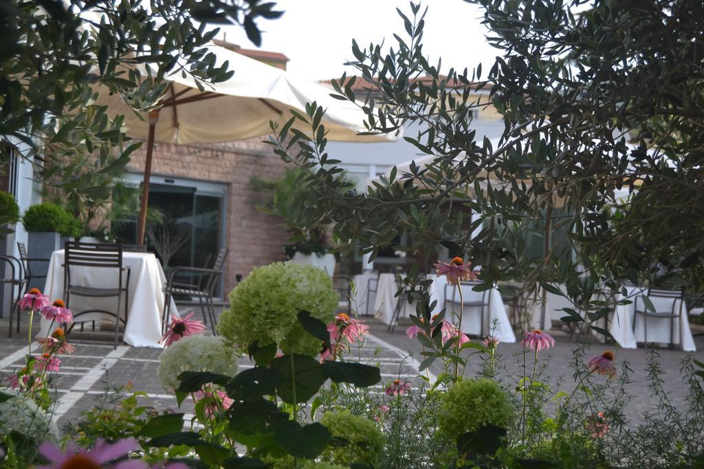 Albergo La Pace Segni Exteriör bild